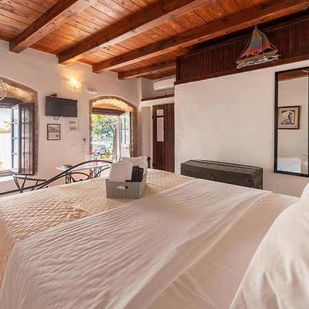 Guesthouse Kellia モネンバシア 部屋 写真