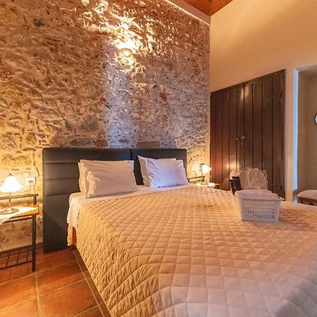 Guesthouse Kellia モネンバシア エクステリア 写真