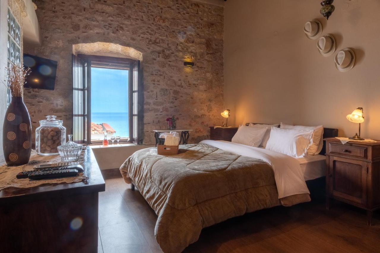 Guesthouse Kellia モネンバシア エクステリア 写真