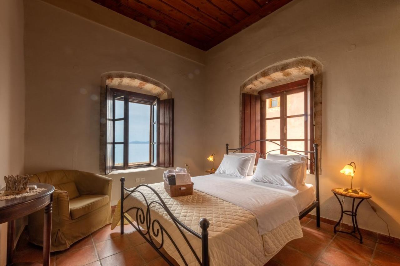 Guesthouse Kellia モネンバシア エクステリア 写真