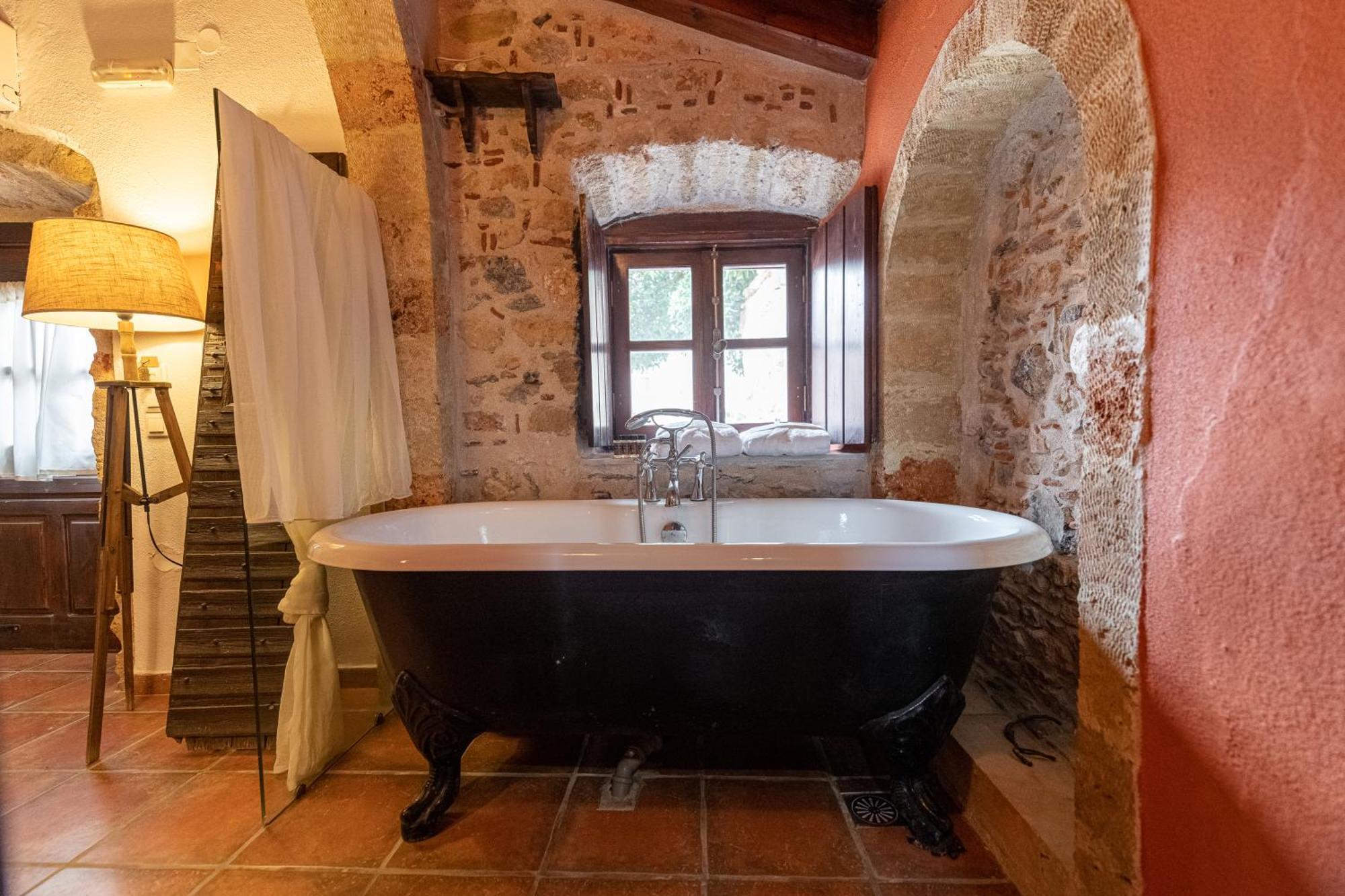 Guesthouse Kellia モネンバシア エクステリア 写真
