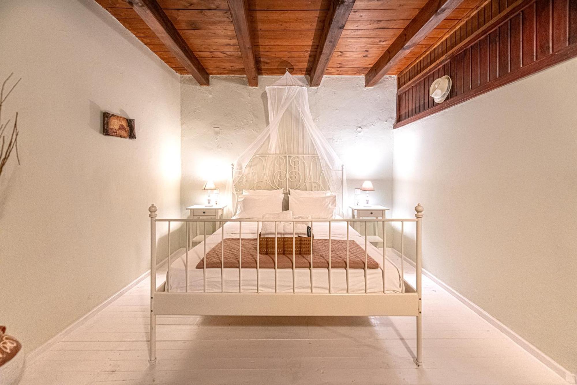 Guesthouse Kellia モネンバシア 部屋 写真