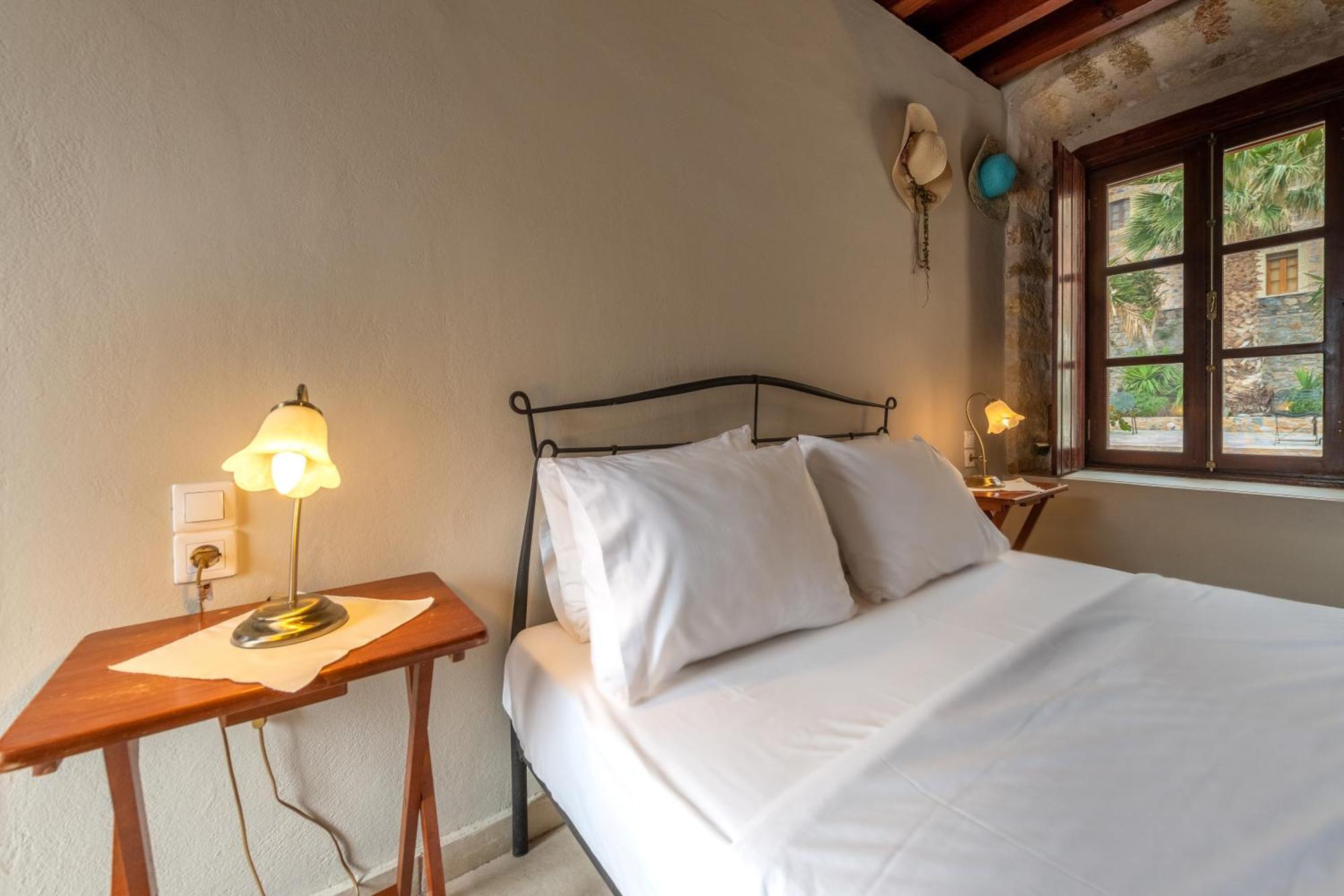 Guesthouse Kellia モネンバシア 部屋 写真