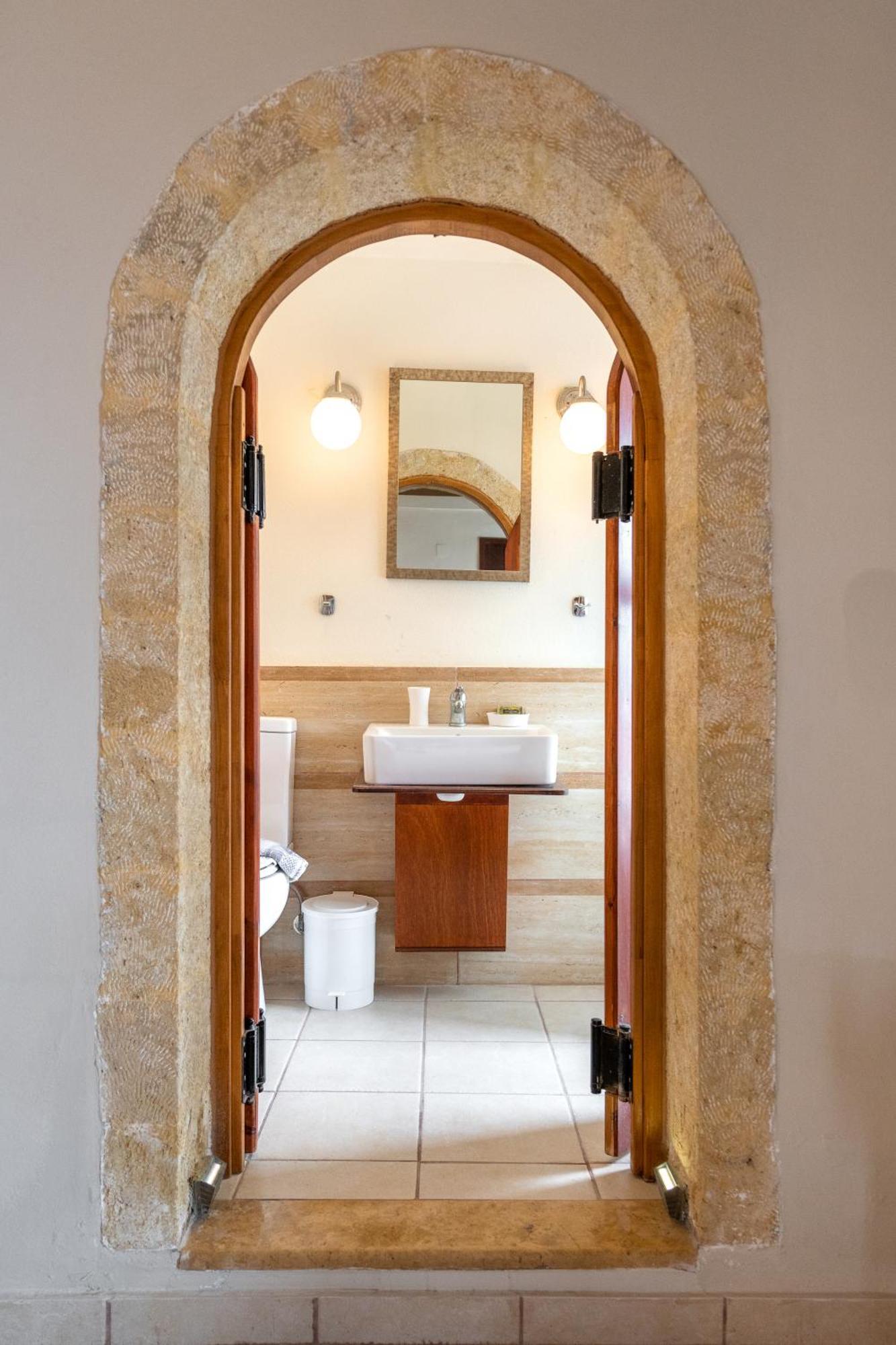 Guesthouse Kellia モネンバシア 部屋 写真