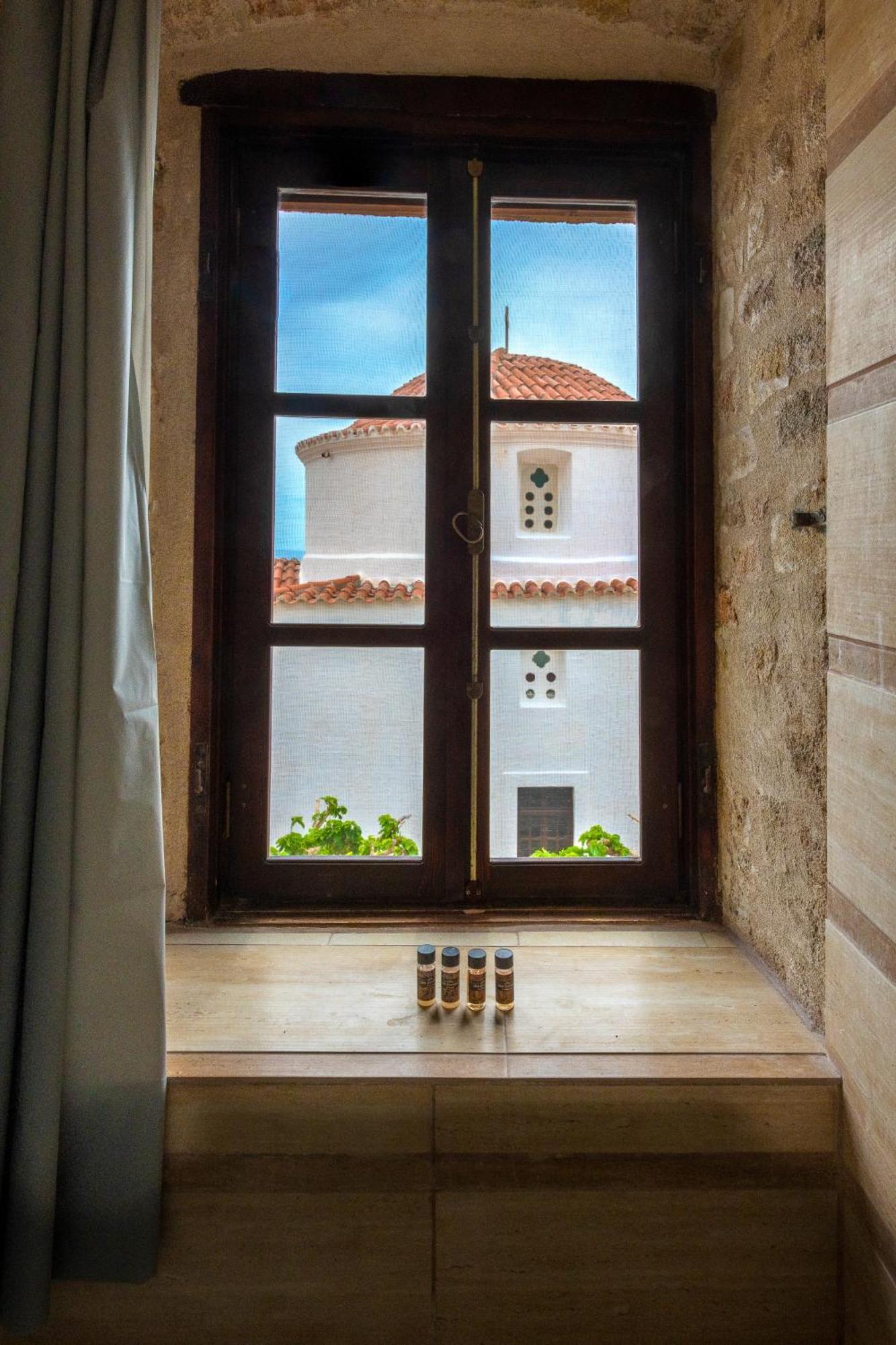 Guesthouse Kellia モネンバシア 部屋 写真